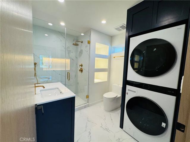 8513 Remmet, Canoga Park, CA 91304