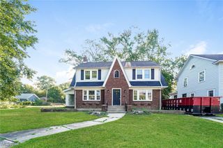 571 Crestview Avenue, Akron, OH 44320