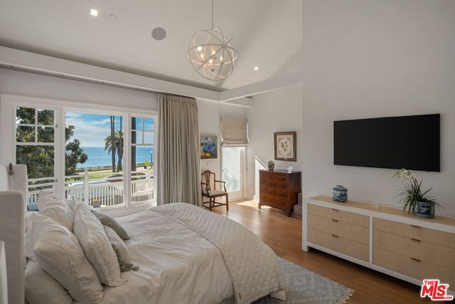 401 Ocean Avenue 2, Santa Monica, CA 90402