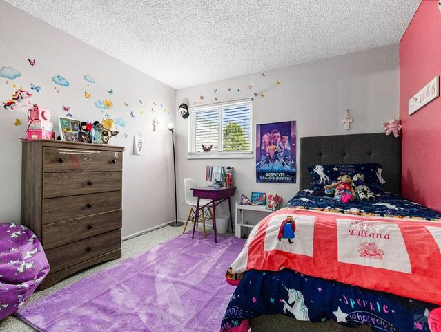 14 Crestaloma Dr, Pueblo, CO 81005