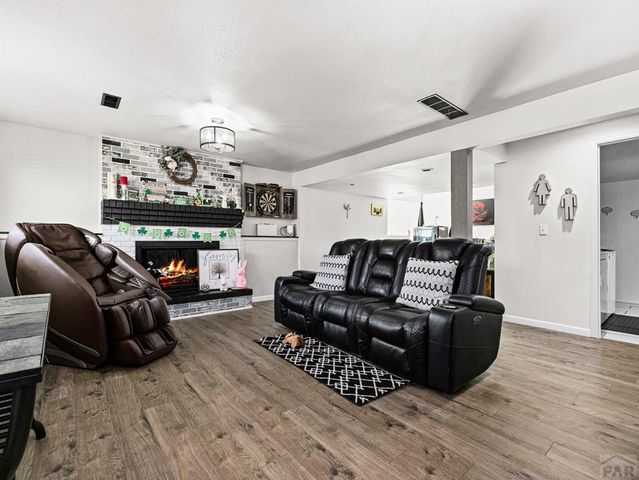 14 Crestaloma Dr, Pueblo, CO 81005