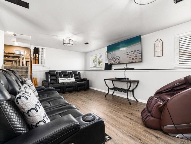 14 Crestaloma Dr, Pueblo, CO 81005