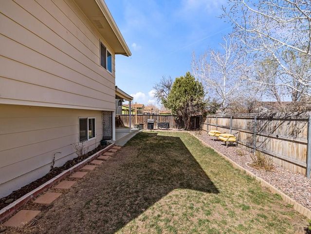 14 Crestaloma Dr, Pueblo, CO 81005