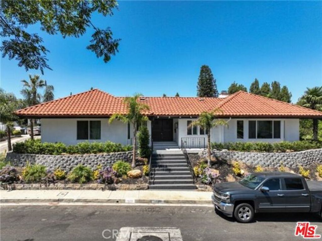 2199 Summitridge Drive, Beverly Hills, CA 90210