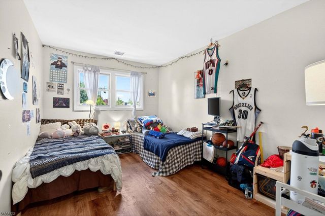 407 Saint Marks St 2, Linden City, NJ 07036