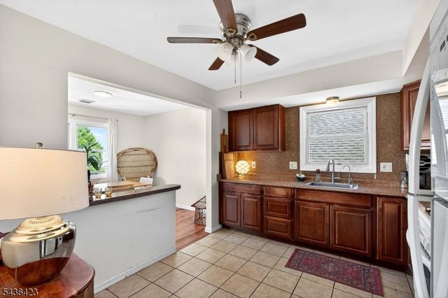 407 Saint Marks St 2, Linden City, NJ 07036