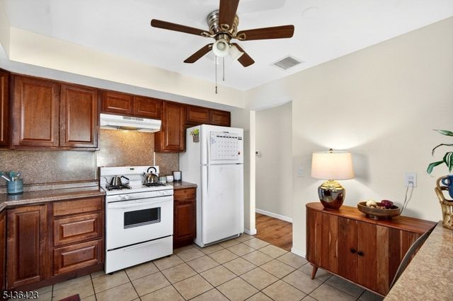 407 Saint Marks St 2, Linden City, NJ 07036