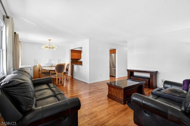407 Saint Marks St 2, Linden City, NJ 07036