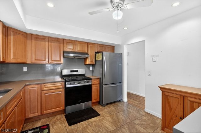 407 Saint Marks St 2, Linden City, NJ 07036