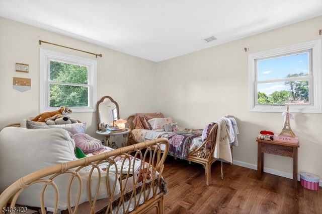 407 Saint Marks St 2, Linden City, NJ 07036