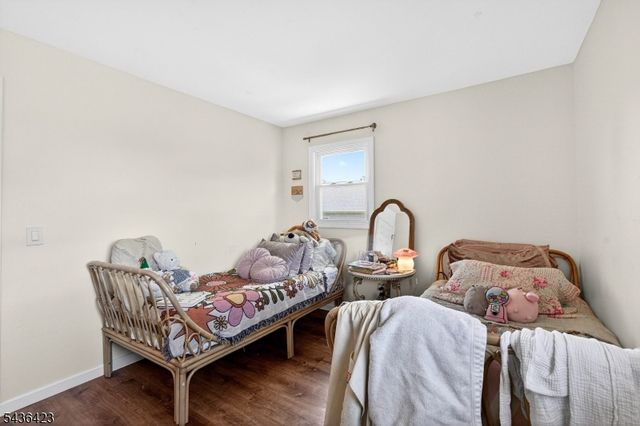 407 Saint Marks St 2, Linden City, NJ 07036
