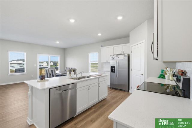 6228 Clear Creek Street, Papillion, NE 68157