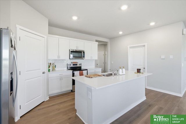 6228 Clear Creek Street, Papillion, NE 68157