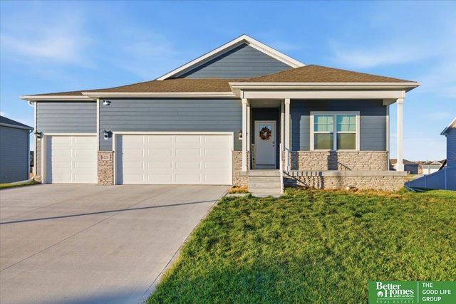 6228 Clear Creek Street, Papillion, NE 68157