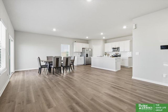 6228 Clear Creek Street, Papillion, NE 68157