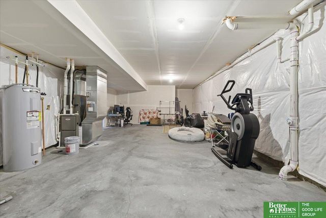 6228 Clear Creek Street, Papillion, NE 68157