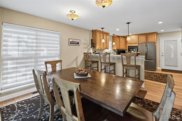 7511 Ingham Lane, Godfrey, IL 62035