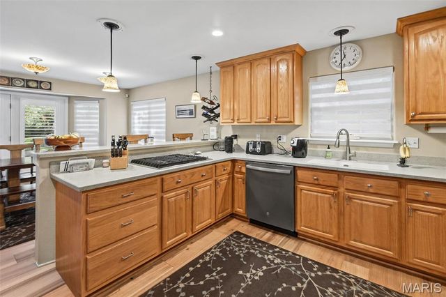 7511 Ingham Lane, Godfrey, IL 62035