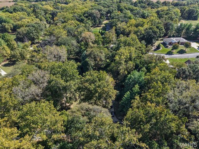7511 Ingham Lane, Godfrey, IL 62035