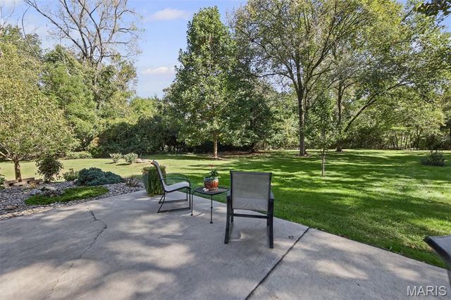 7511 Ingham Lane, Godfrey, IL 62035