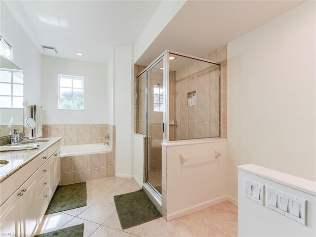 10452 Autumn Breeze DR 201, Estero, FL 34135