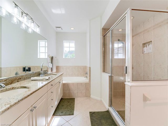 10452 Autumn Breeze DR 201, Estero, FL 34135