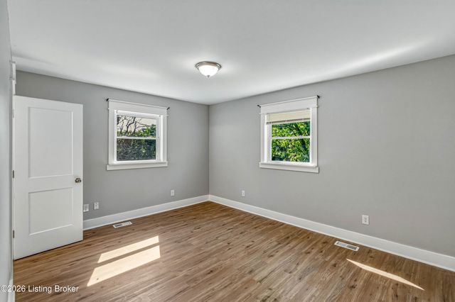 400 Maple Ct, La Grange, KY 40031