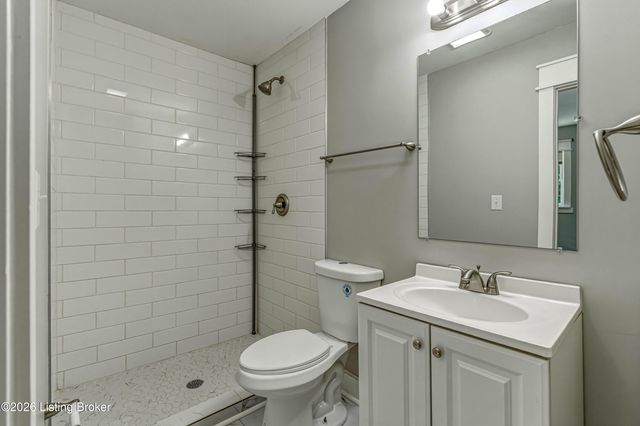 400 Maple Ct, La Grange, KY 40031