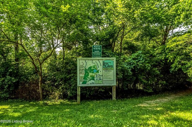 400 Maple Ct, La Grange, KY 40031