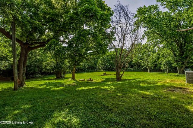 400 Maple Ct, La Grange, KY 40031