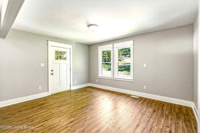 400 Maple Ct, La Grange, KY 40031