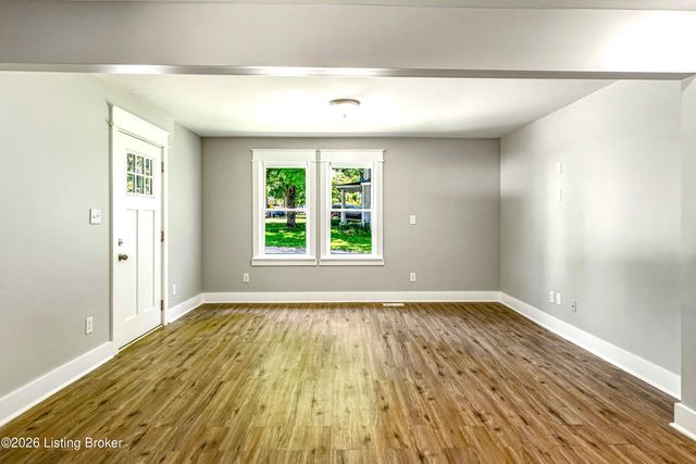 400 Maple Ct, La Grange, KY 40031