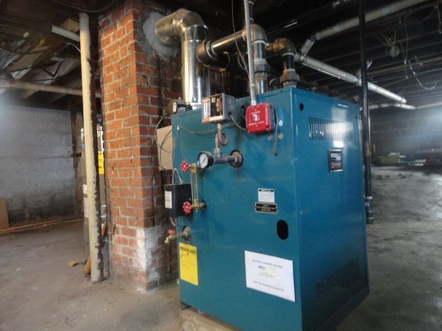 14 Rowe Hill Rd, Stoneham, MA 02180