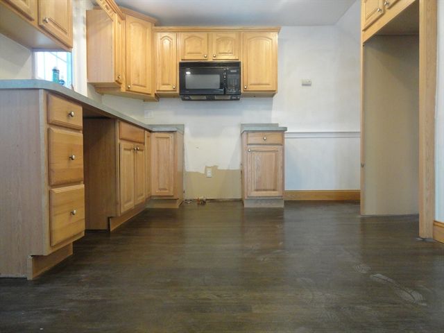 14 Rowe Hill Rd, Stoneham, MA 02180