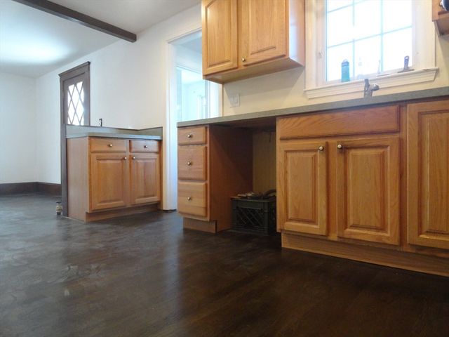 14 Rowe Hill Rd, Stoneham, MA 02180