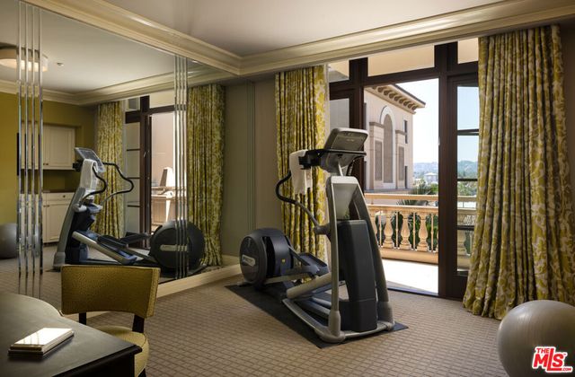 225 N Canon Drive 7D, Beverly Hills, CA 90210