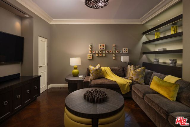225 N Canon Drive 7D, Beverly Hills, CA 90210