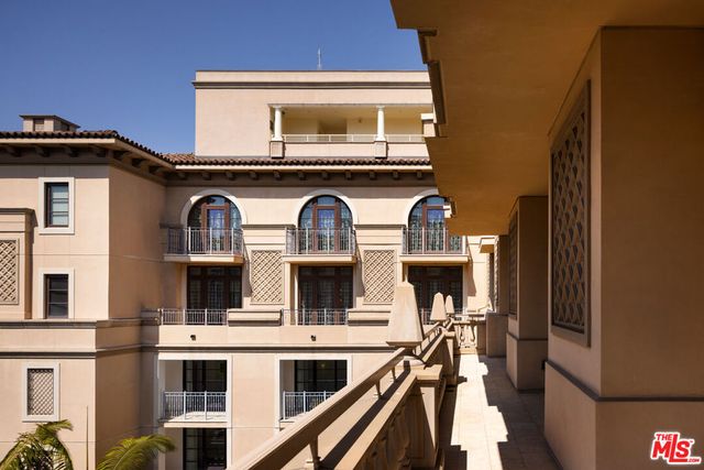 225 N Canon Drive 7D, Beverly Hills, CA 90210