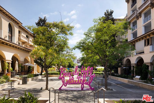 225 N Canon Drive 7D, Beverly Hills, CA 90210