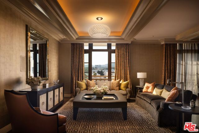 225 N Canon Drive 7D, Beverly Hills, CA 90210