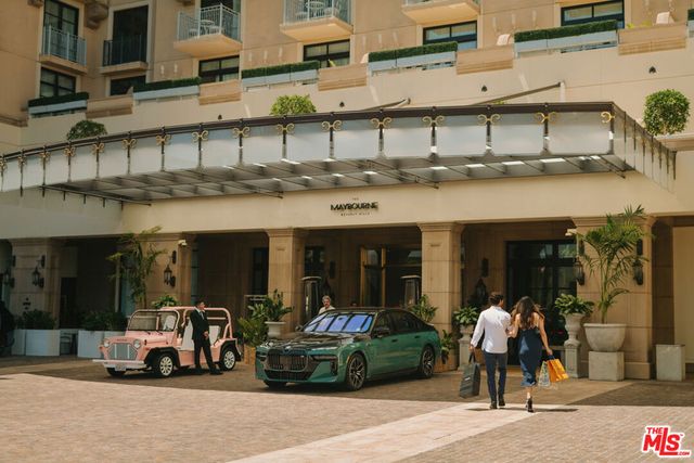 225 N Canon Drive 7D, Beverly Hills, CA 90210