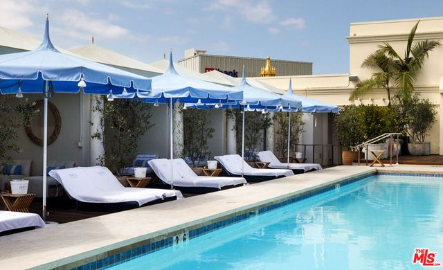 225 N Canon Drive 7D, Beverly Hills, CA 90210