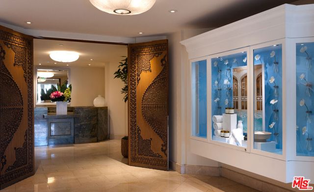225 N Canon Drive 7D, Beverly Hills, CA 90210