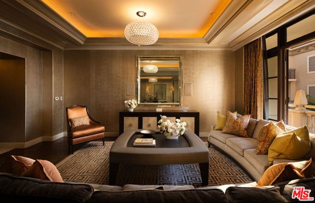 225 N Canon Drive 7D, Beverly Hills, CA 90210