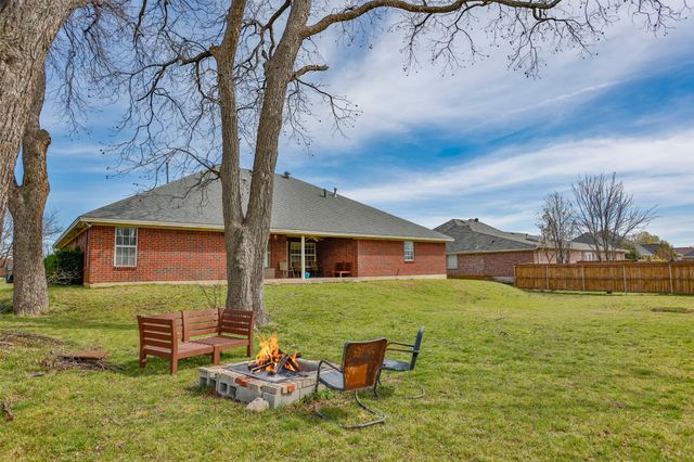 1107 Nortman Drive, Lindsay, TX 76250