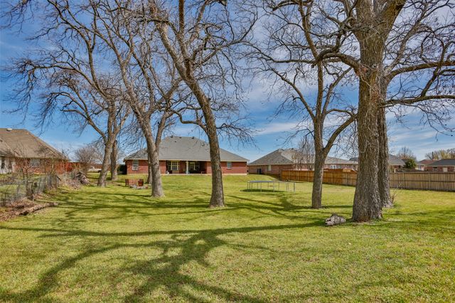 1107 Nortman Drive, Lindsay, TX 76250