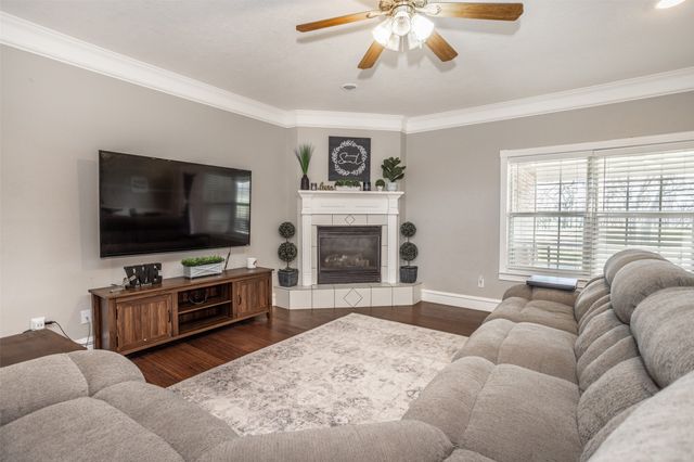 1107 Nortman Drive, Lindsay, TX 76250