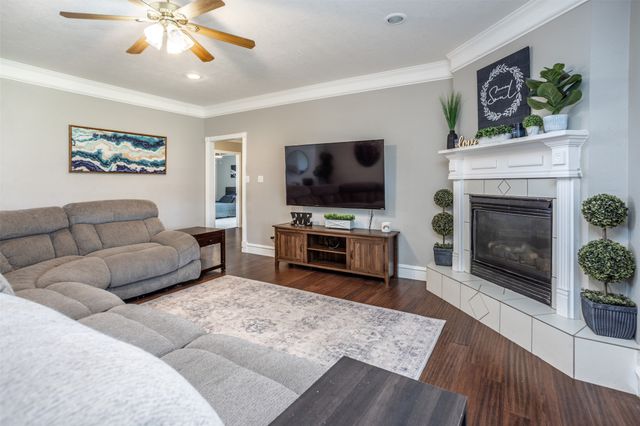 1107 Nortman Drive, Lindsay, TX 76250