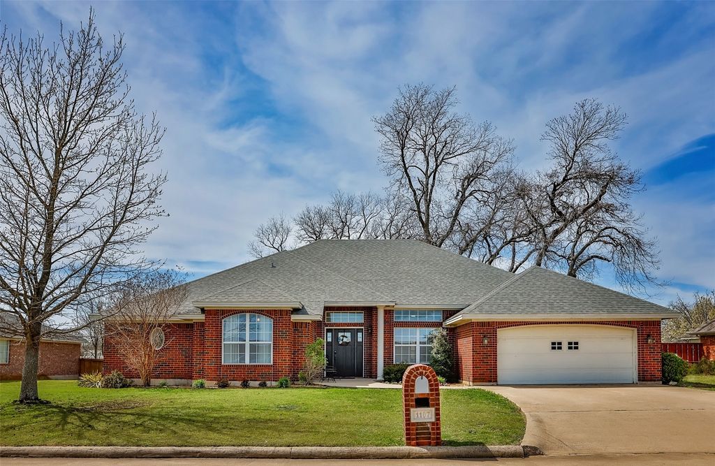 1107 Nortman Drive, Lindsay, TX 76250