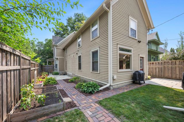 695 Fairmount Avenue, Saint Paul, MN 55105